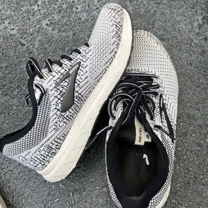 Size 8 Brooks Running Shoes